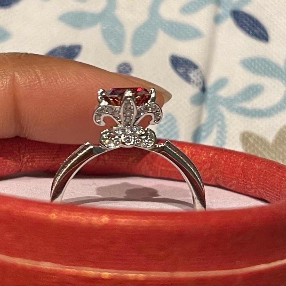 925 Sterling Silver Moissanite Flower Dainty Band Ring